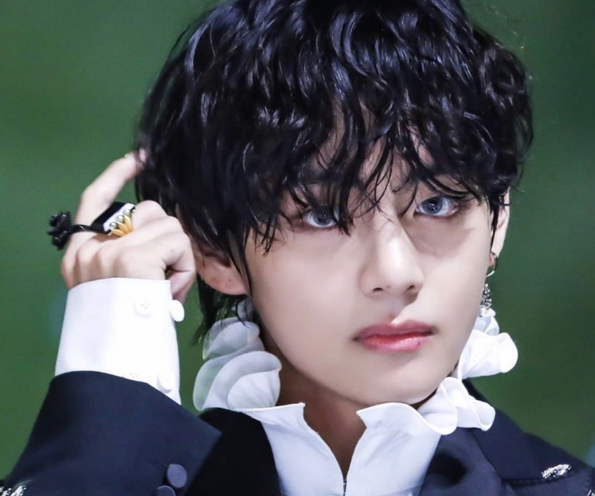 Jungkook And V / Netizens Marvel At Bts V S Journey From Being A 19