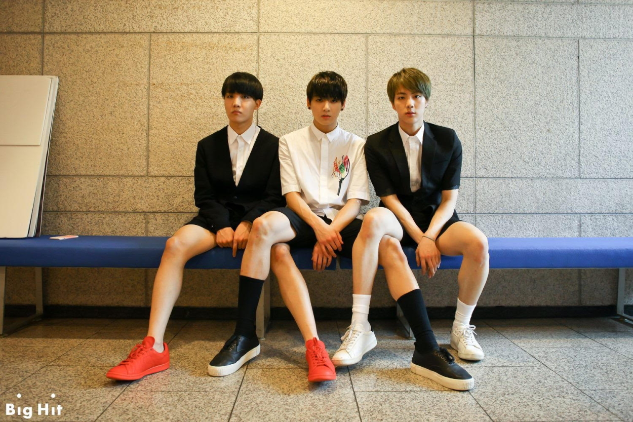 Are male Kpop idols' legs hairless or waxed? 